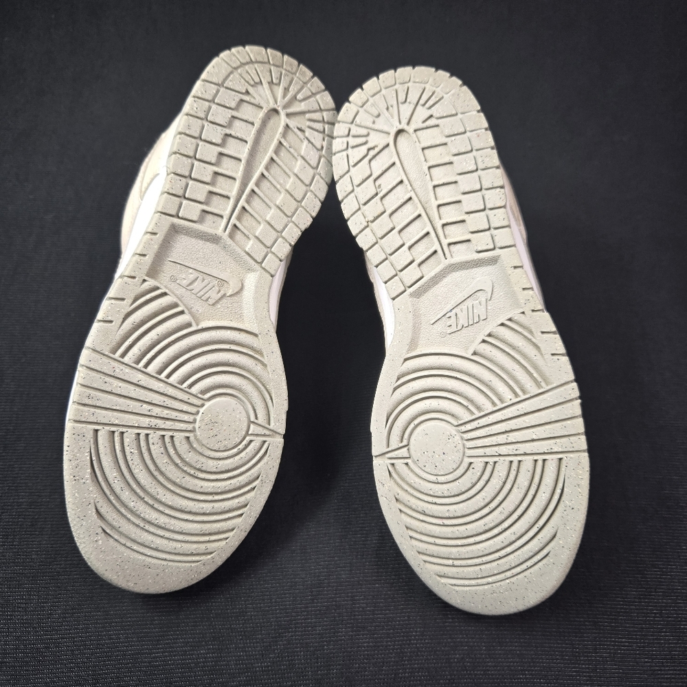 Nike Wome's W Dunk Low DN1431-100 White Size 7.5 - Picture 5 of 8
